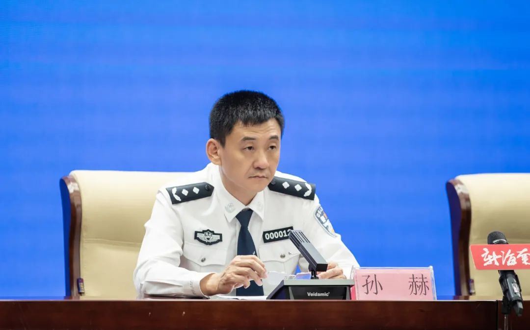 海南省公安厅交警总队总队长孙赫:清明节假期,为防止疫情进一步蔓延