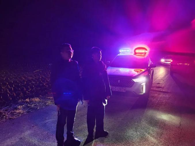 警车动起来警灯亮起来喇叭响起来铁东分局助力全区静态管控严起来