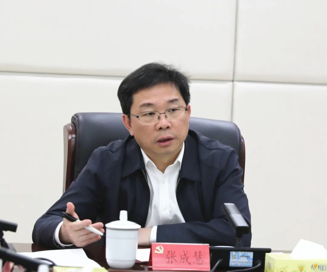 县委副书记,县长许锋,县领导郑国淑,郑圭冬,伍银多