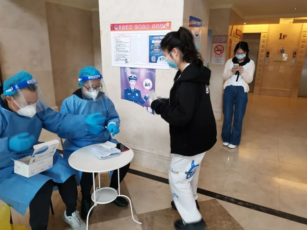 工同战疫有一种爱叫全家抗疫