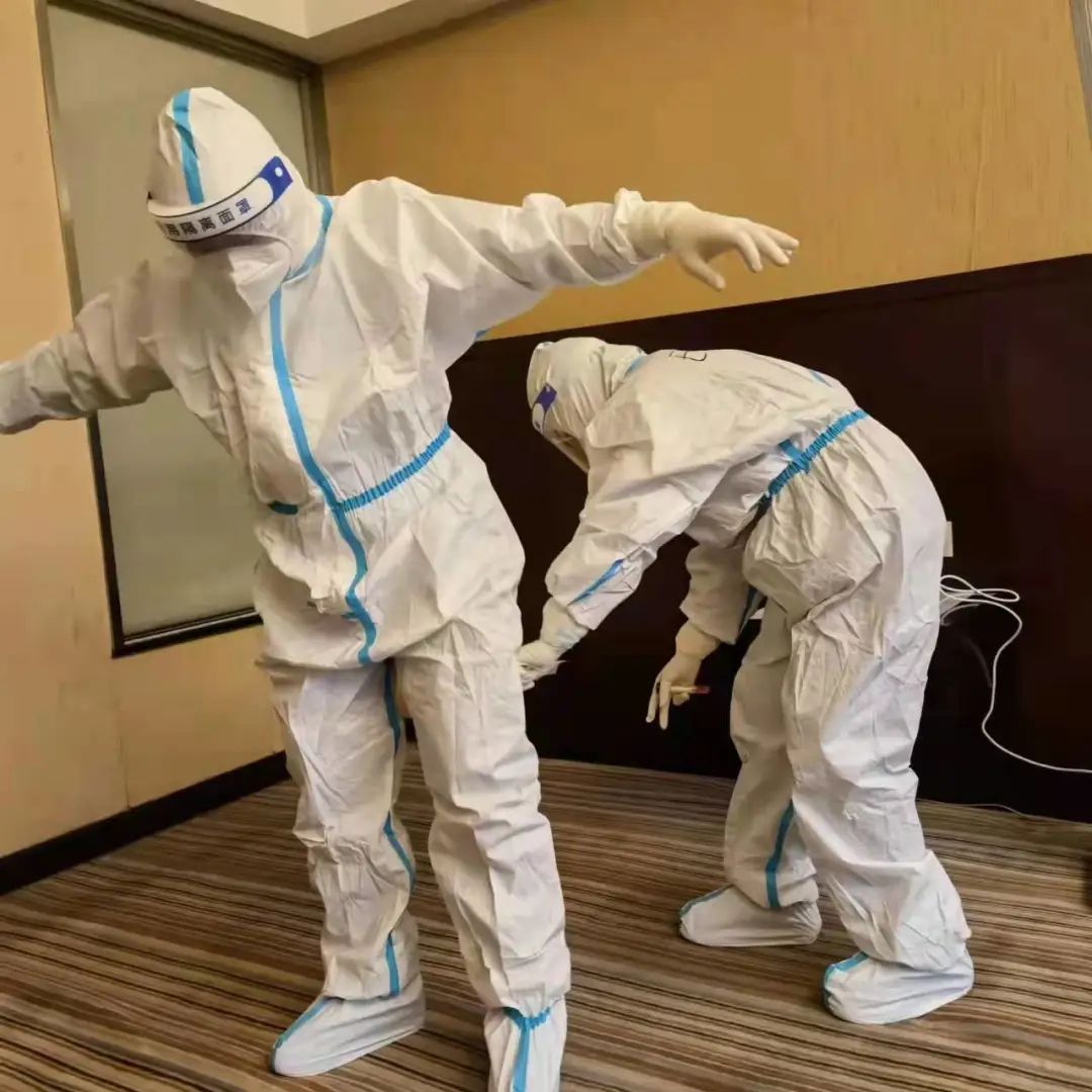 "抗疫的每一天,平凡又不平凡,虽然辛苦,但照顾好隔