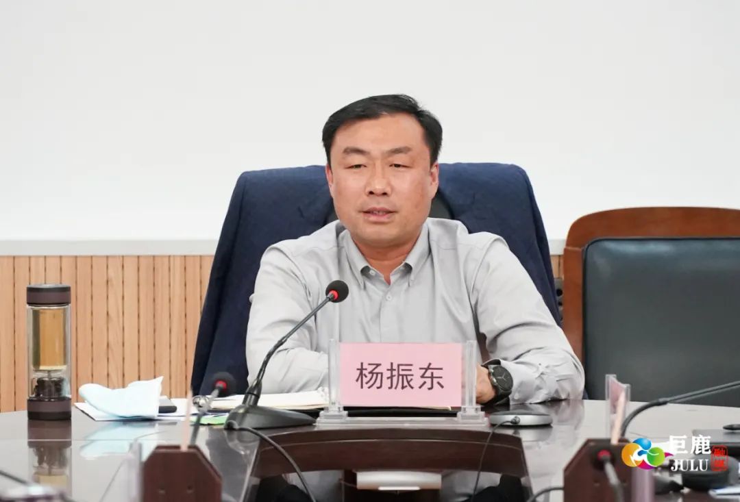 杨振东持续从严从紧筑牢疫情防控安全防线