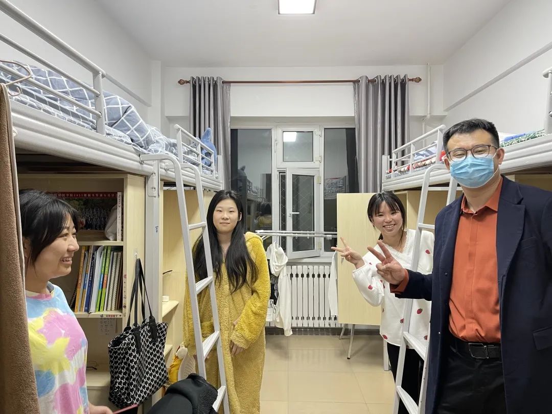 校园之声丨哈尔滨广厦学院:草长莺飞四月天,服务学生暖校园_澎湃号