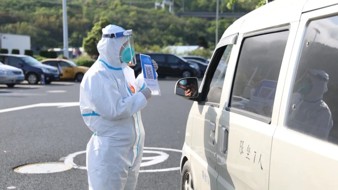 眼睛熬红了脚踝站肿了直击舟山抗疫第一关