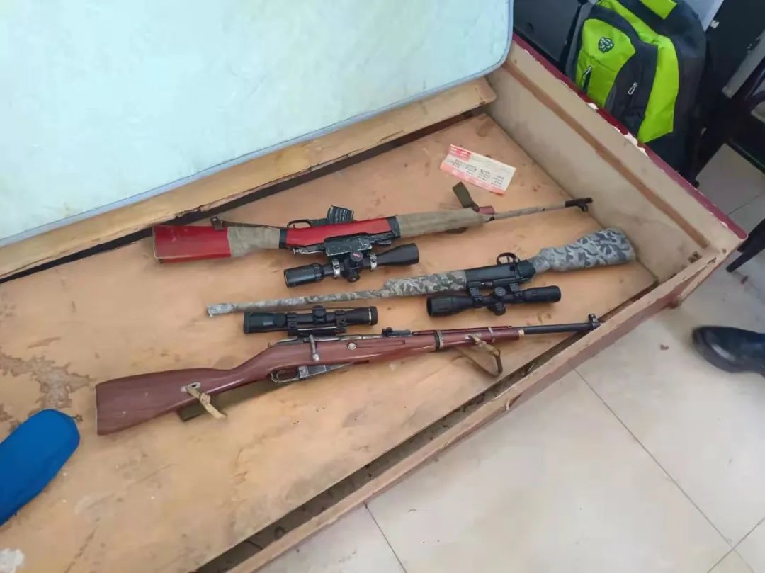 缉枪治爆两地公安缜密部署三城辗转速破非法持枪案