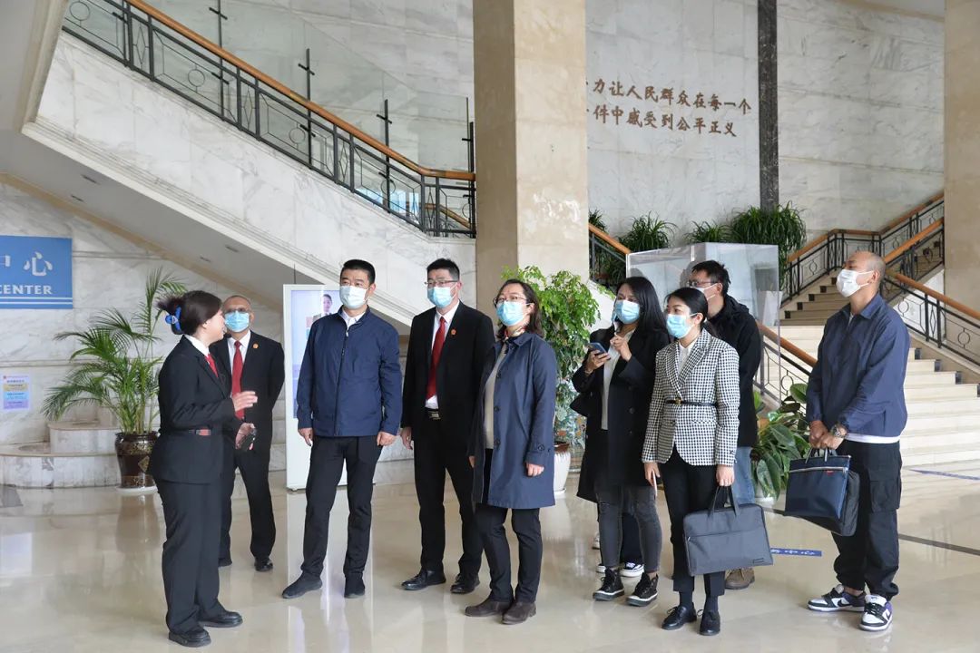 凝心聚力共谋发展版纳中院调研组到盘龙法院调研座谈