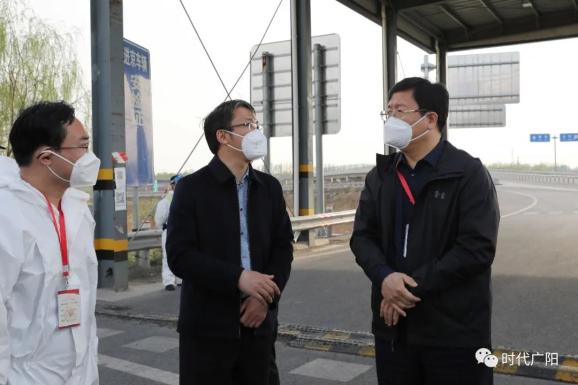 宁,区委常委,办公室主任王鹏,副区长,市公安局广阳分局局长徐东伟陪同