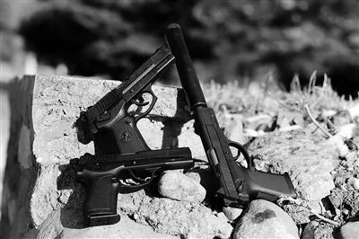 解放军报深度报道轻武器专家申文杰优秀事迹兵器楷模68