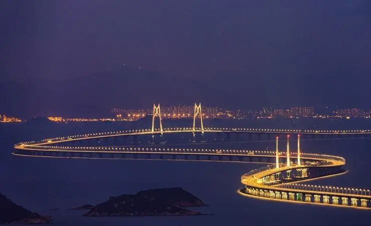 夜游港珠澳大桥夜景图片