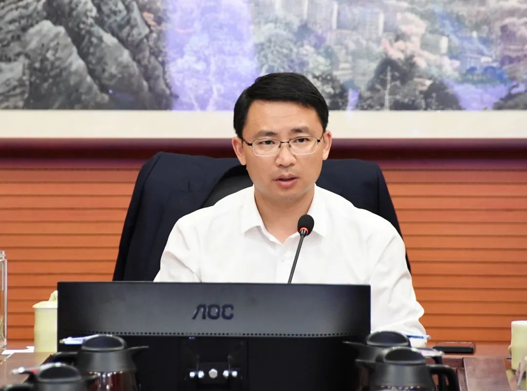 帅朝晖在强村工作行动方案制定情况汇报会上强调分类