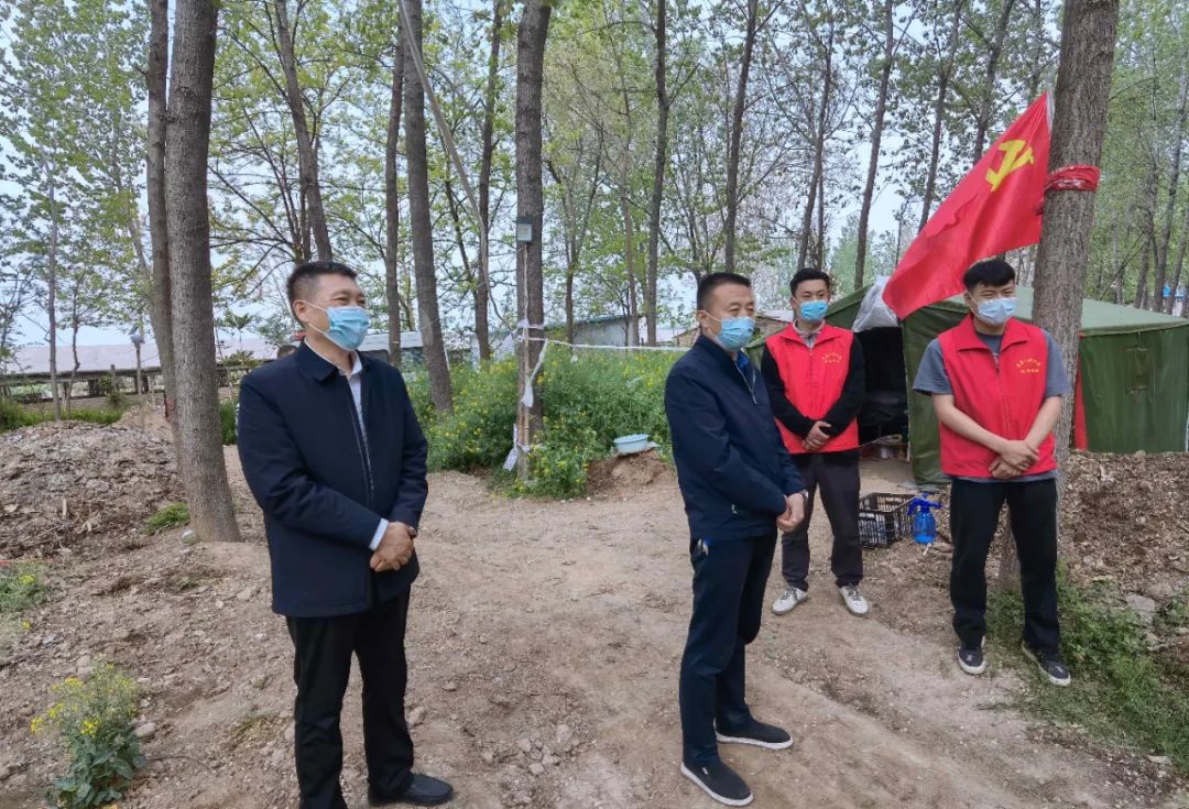 睢县法院代院长马法会到潮庄镇走访慰问疫情防控志愿干警