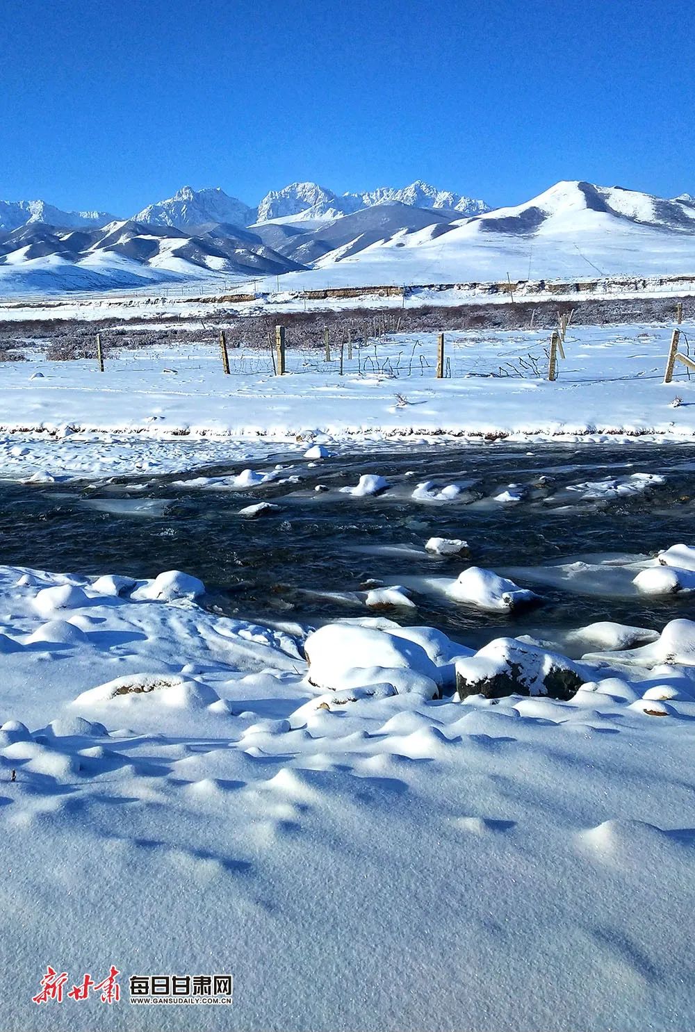 在甘肃,四月也能看雪景!附高清美图