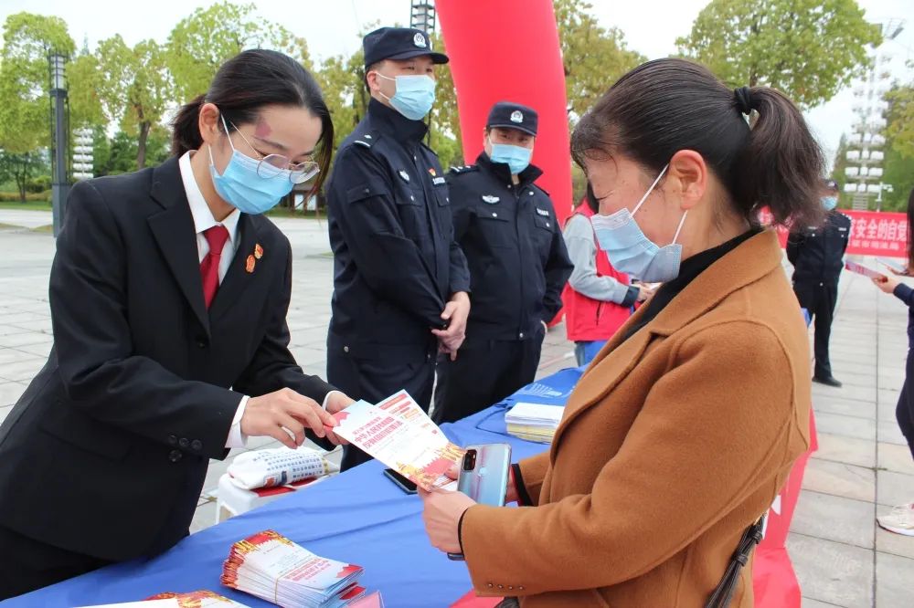 進一步提高了人民群眾與有組織犯罪鬥爭的積極性,為創造安全穩定的