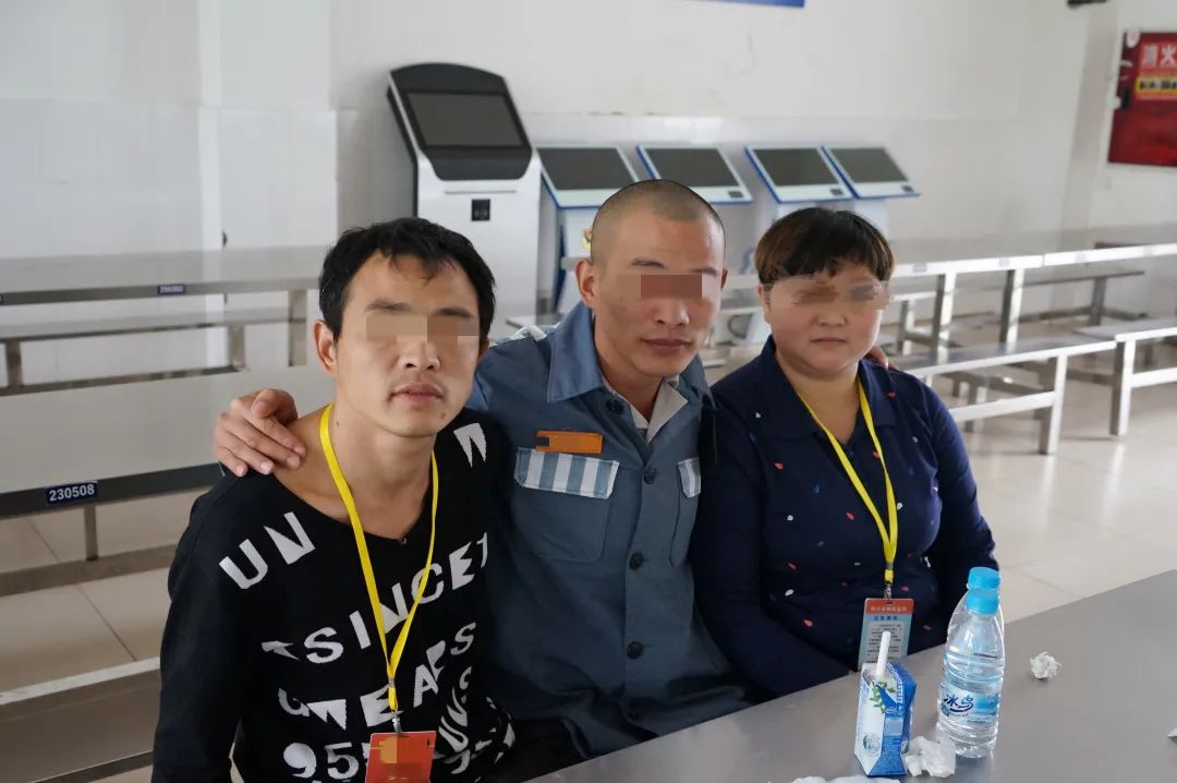 刑满释放20天后他送来一面锦旗