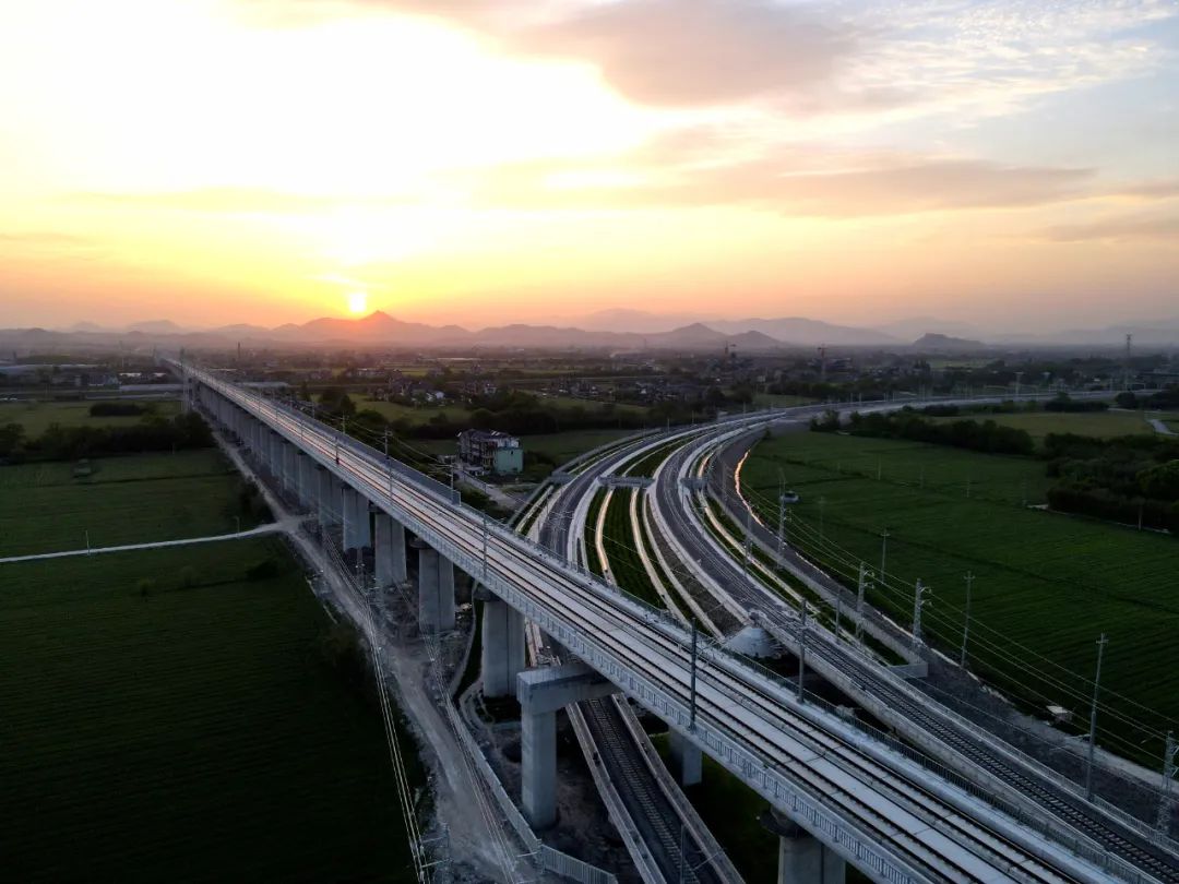 經過杭州多個站點這條新建高鐵有重要進展何時建成通車