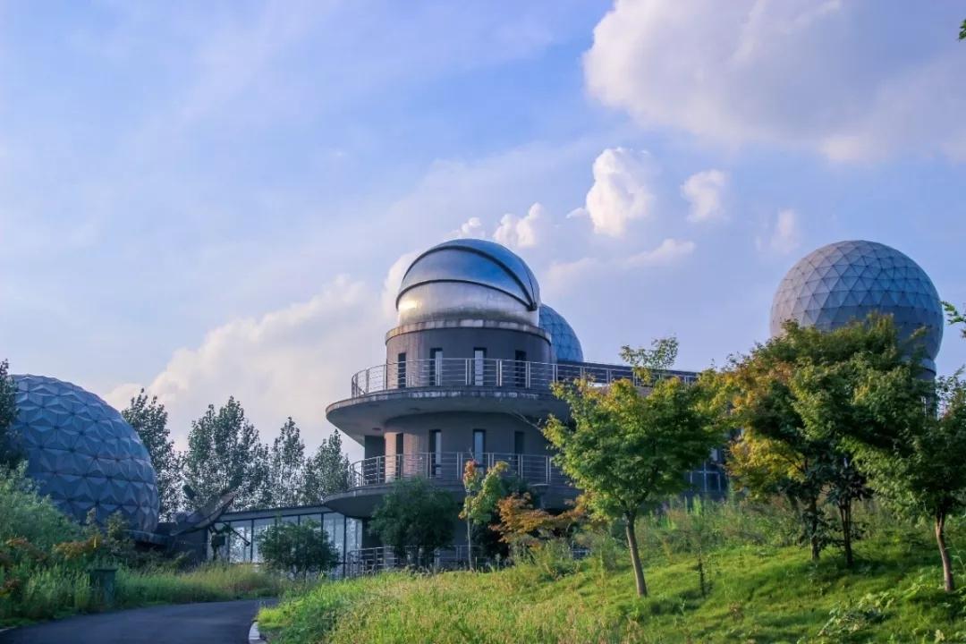 南京大学鼎二源广场杜厦图书馆南门仙林校区写给南京大学校园内任意