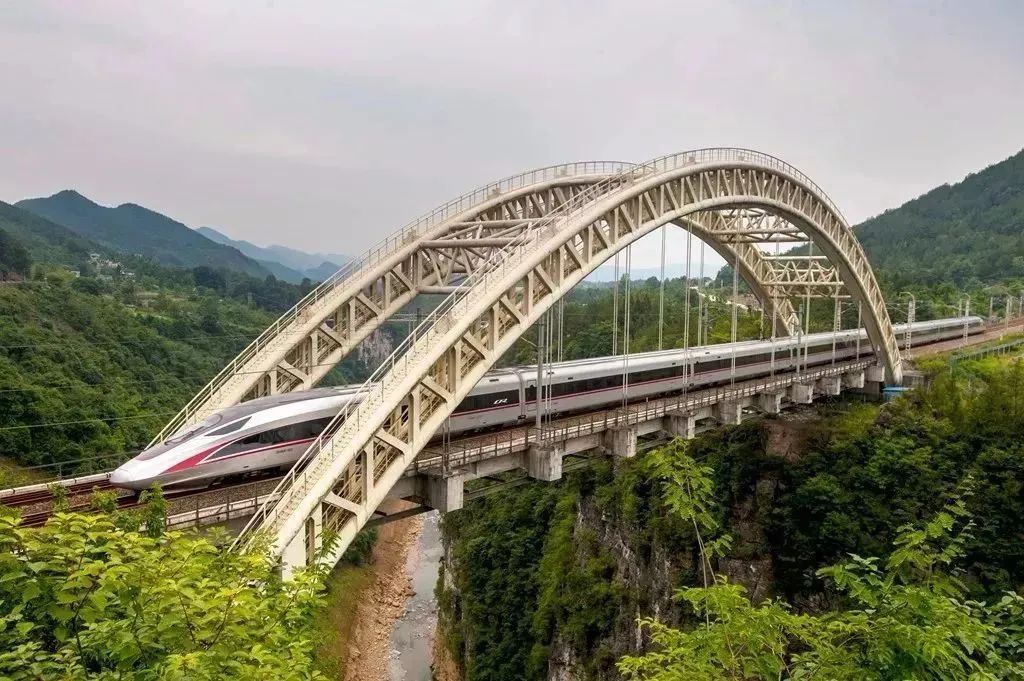 鐵路建成通車號稱