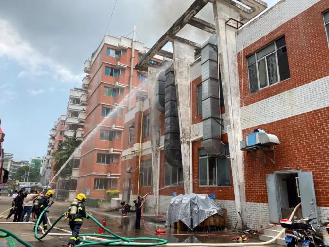 又双叒是学校一高校食堂着火