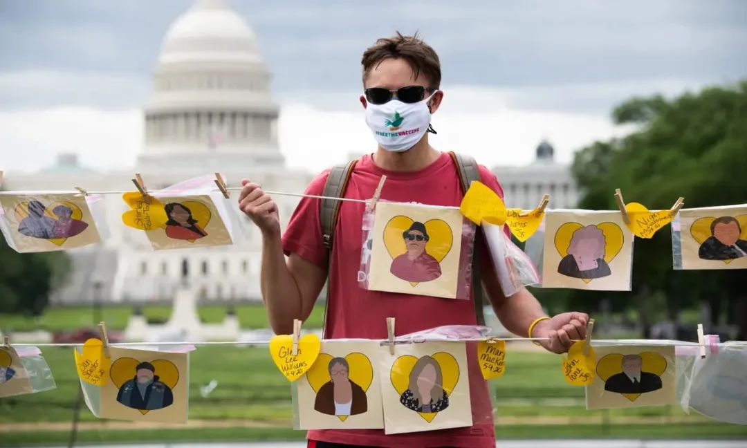 西方抗疫躺出四大灾难带给中国四点启示