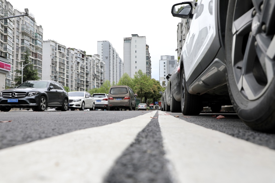 一圈兩場三改破解停車難觀山湖區這個露天停車場正式投用