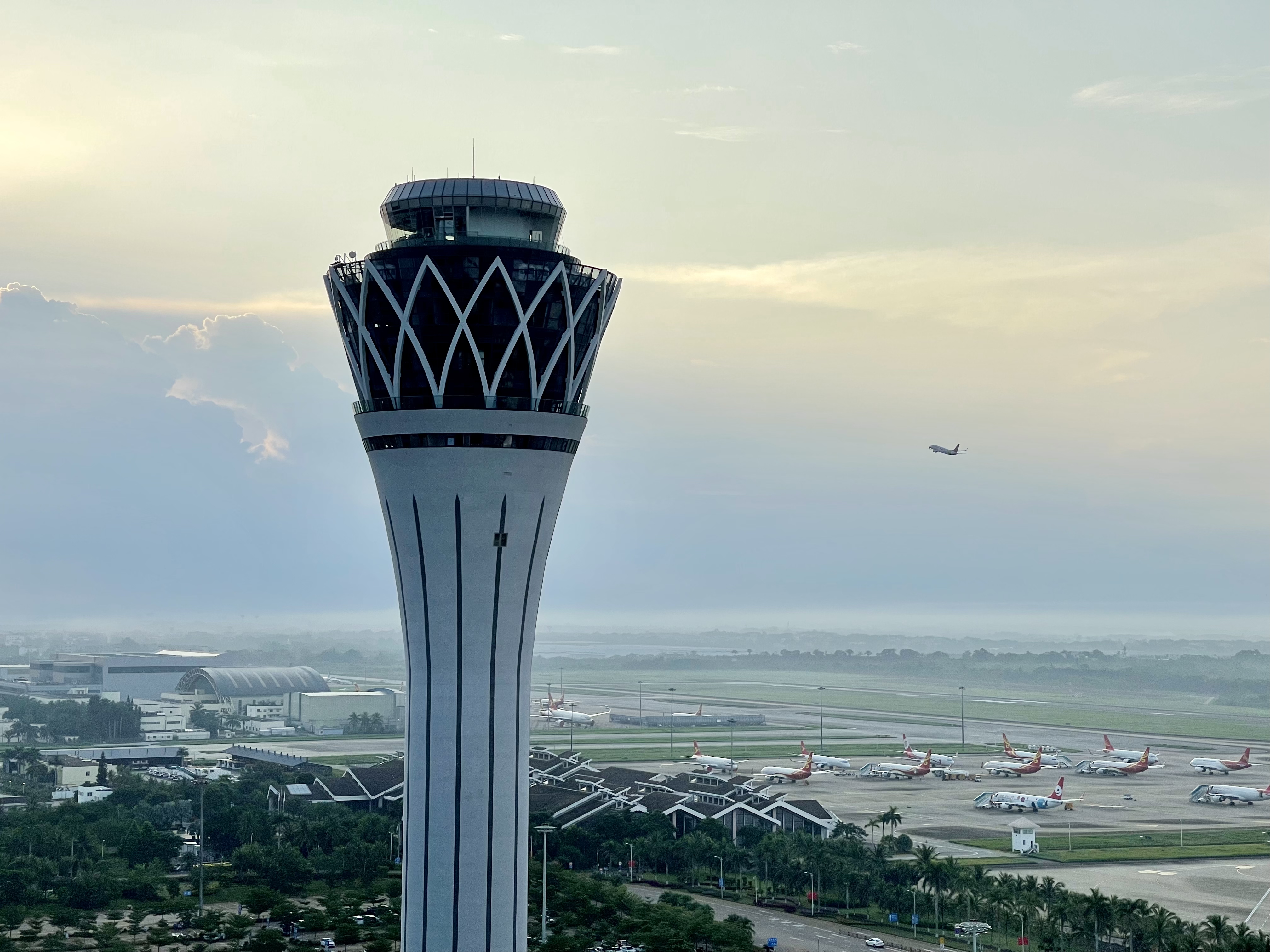 美兰机场机坪塔台联合空管塔台开展疫情防控灾备应急运行演练