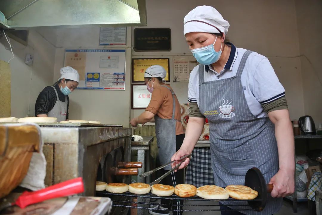 行走懷川紛享焦作靳賢書燒餅小小燒餅能登大雅之堂