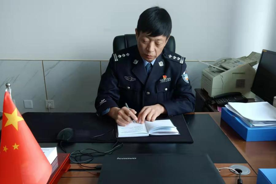 一名看守所所长的执着坚守