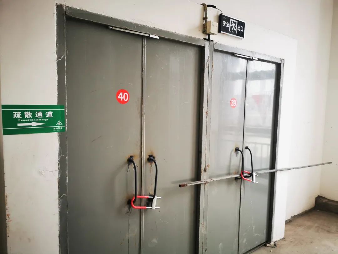 打非治违遵义这家超市12个安全出口被锁闭将依法处罚