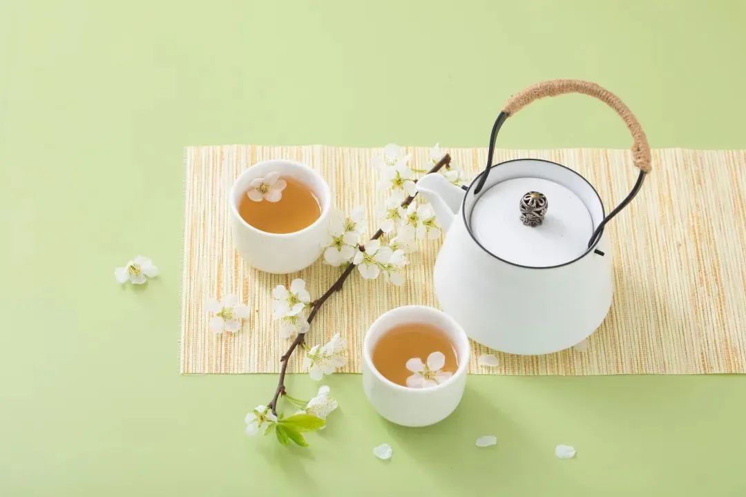 所谓谷雨茶,是指谷雨时节采制的春茶,又叫二春茶