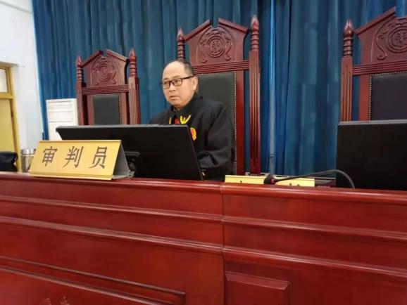 杨立国 三屯营法庭庭长 优秀政法干警,院内绩效考核优秀没有豪言壮语