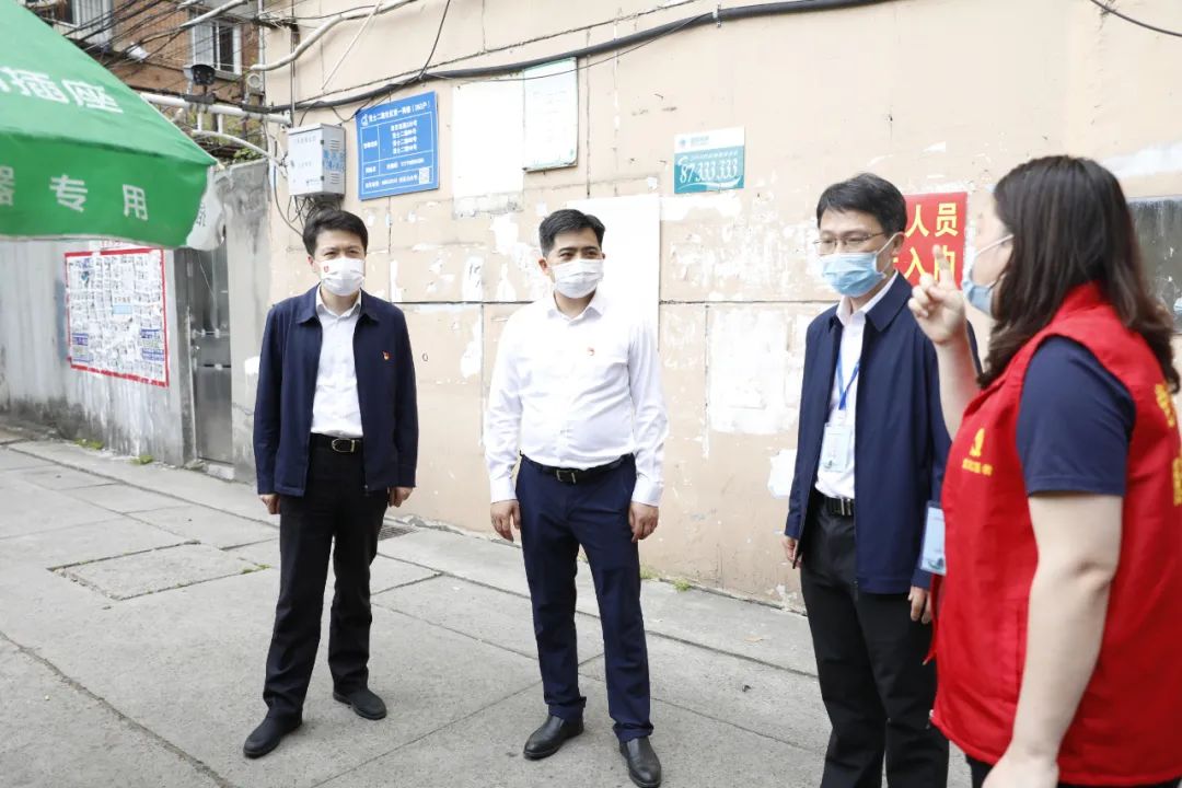 胡俊峰督导辖区疫情防控工作