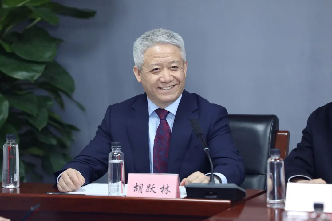 新任主任委员胡跃林教授感谢中国康复医学会和各位同道的支持与信任并