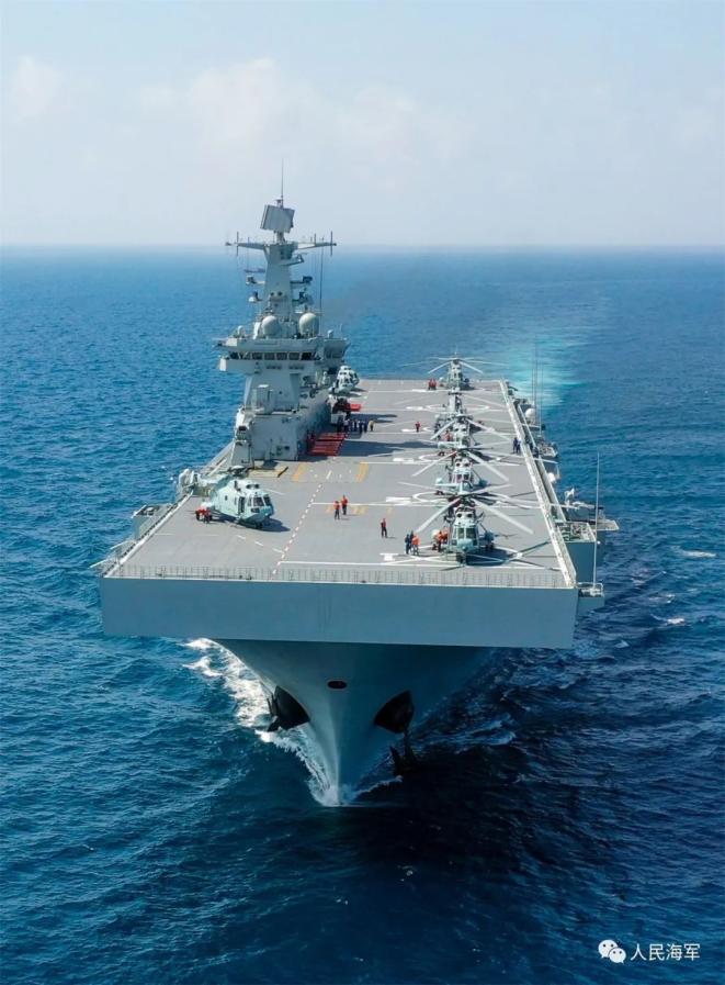 训练着眼未来两栖作战和远海作战需求广西舰在某海域持续开展航行组织