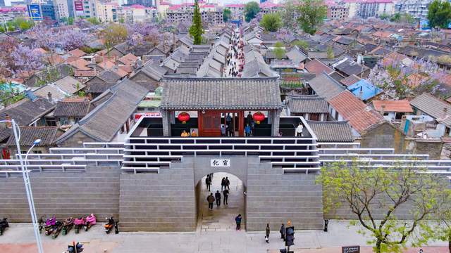 初步改造后的烟台所城里街区(烟台市文化和旅游局供图)