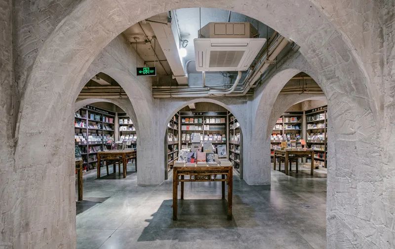 洞穴风的几何书店兴隆湖畔水上书店"奇幻森林"钟书阁加入"比美"行列