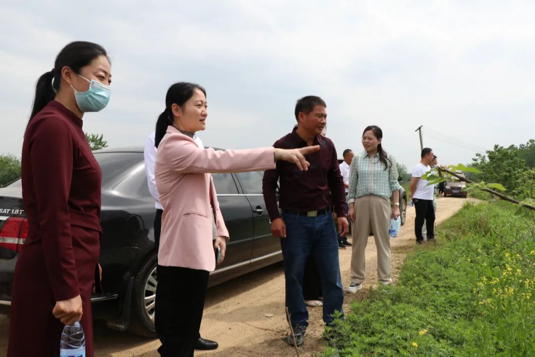 市妇联党组书记毕正洁带队赴大冶调研