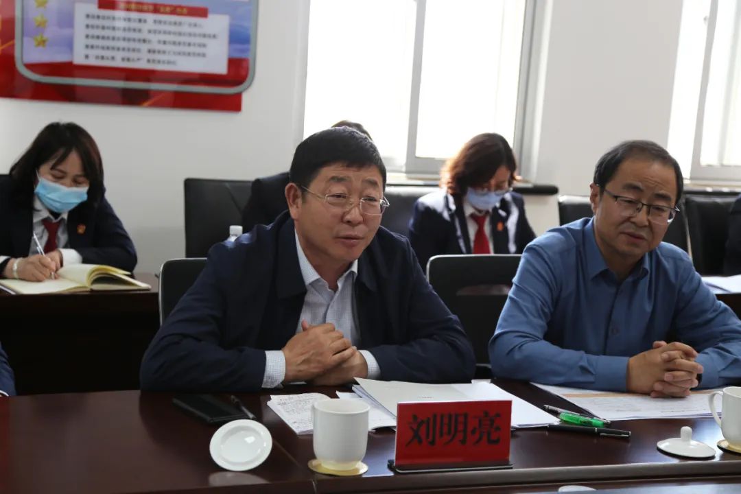 巴彦淖尔市纪委监委派驻市法院纪检监察组组长,市中院党组成员刘明亮