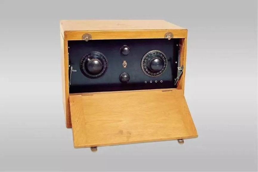 中国电信首款数字艺术品半部电台上线啦