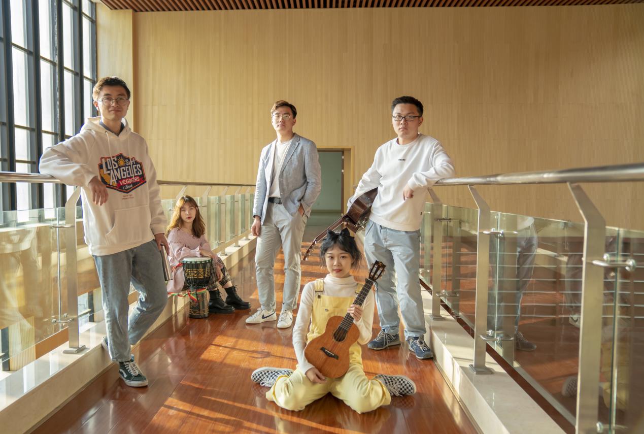 青春向党乐动兰大4月23日一起来兰州大学校园乐队线上演唱会