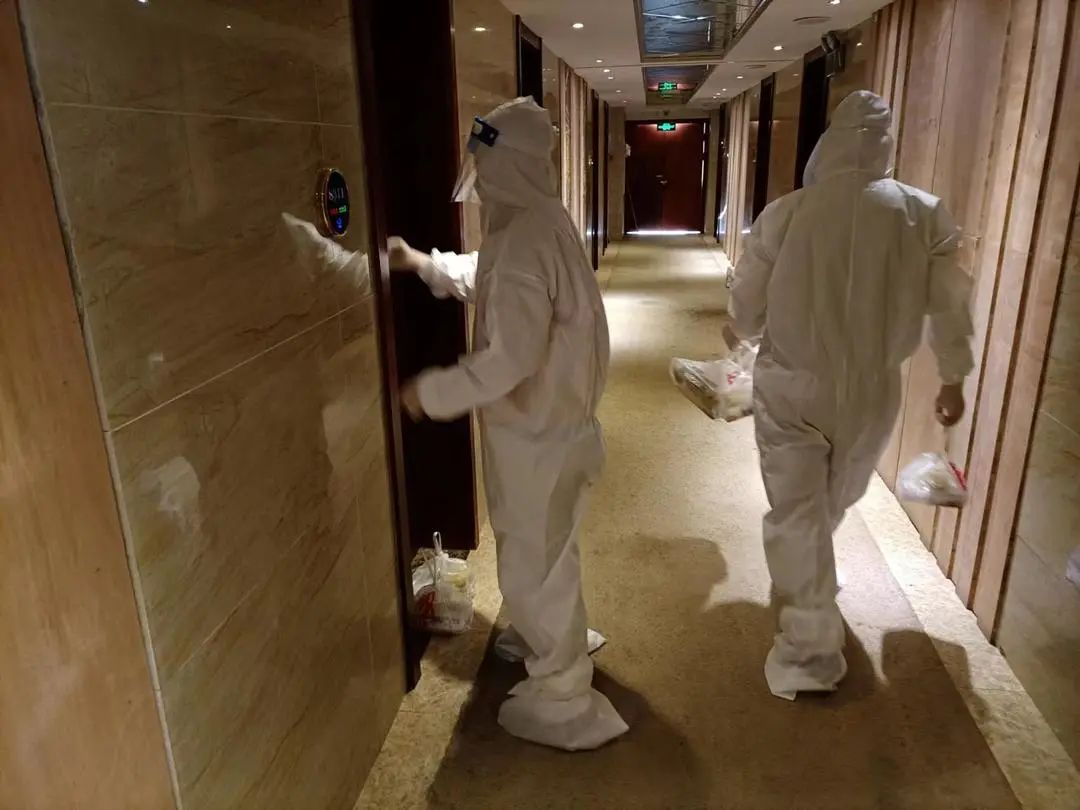 疫往无前勇担重任无为法院干警逆行守护集中隔离点