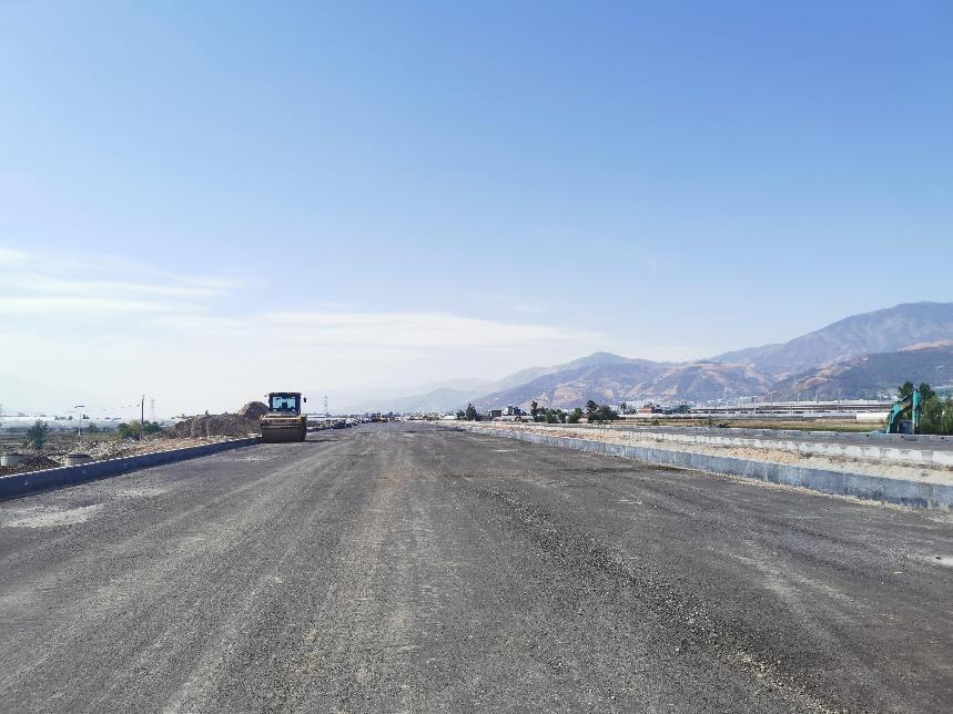 而連接西昌西站的另外一條道路成為了連接西昌市區與高鐵新城的重要