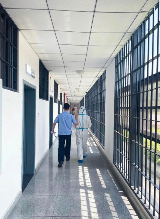 战疫路上丨渝中法院法警进驻看守所全力保障刑事审判工作