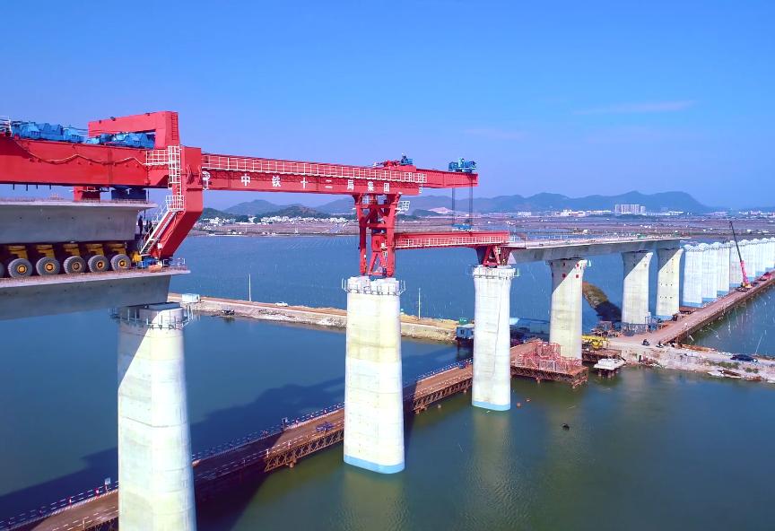 广东省最长跨海铁路特大桥全桥合龙