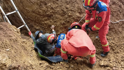事发安顺施工现场突遇塌方消防员徒手刨土救人