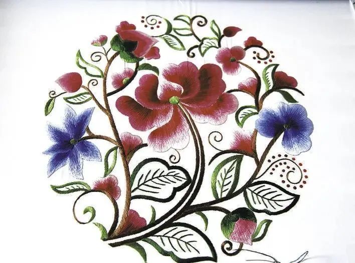 白马藏绣传承人班润美针心针意绣出新天地