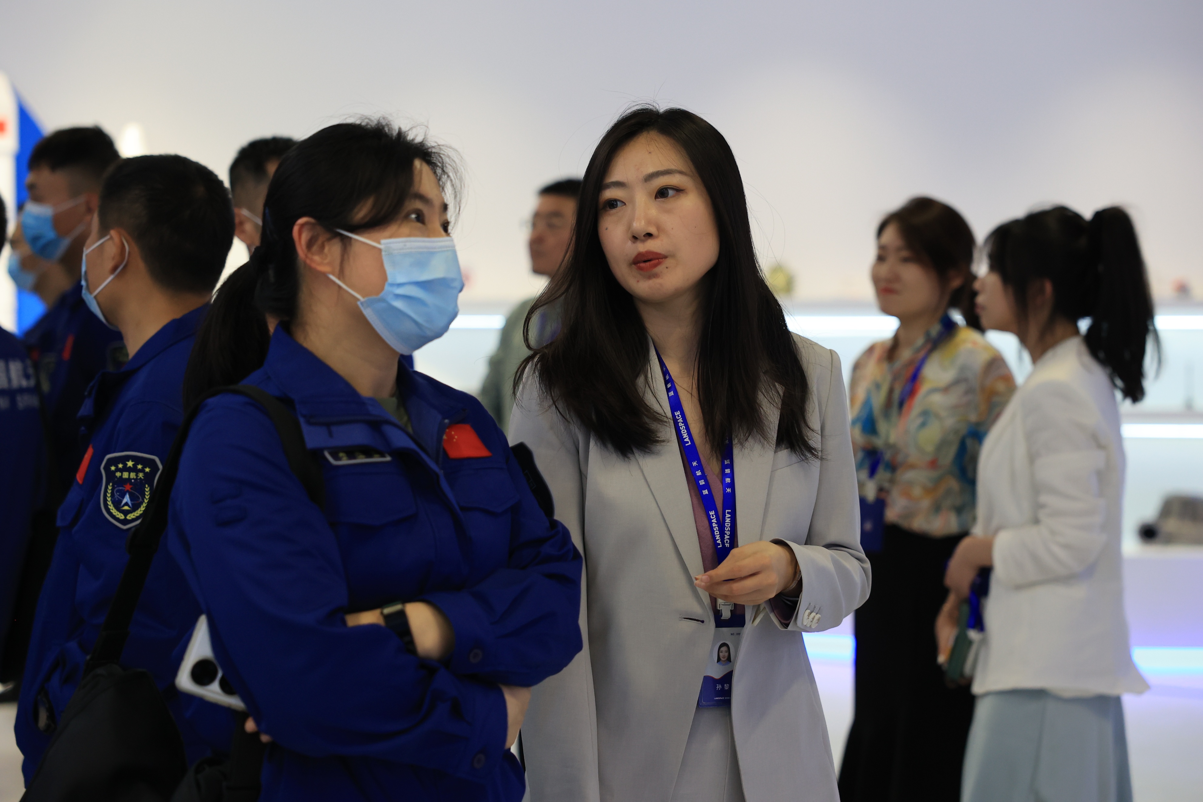 航天点亮梦想携手探索星辰