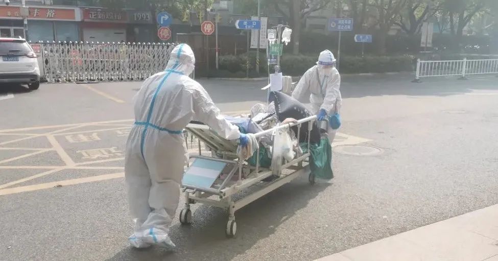 人类抗疫全记录_外国声援中国抗疫图片_探访李玟生前救治医院