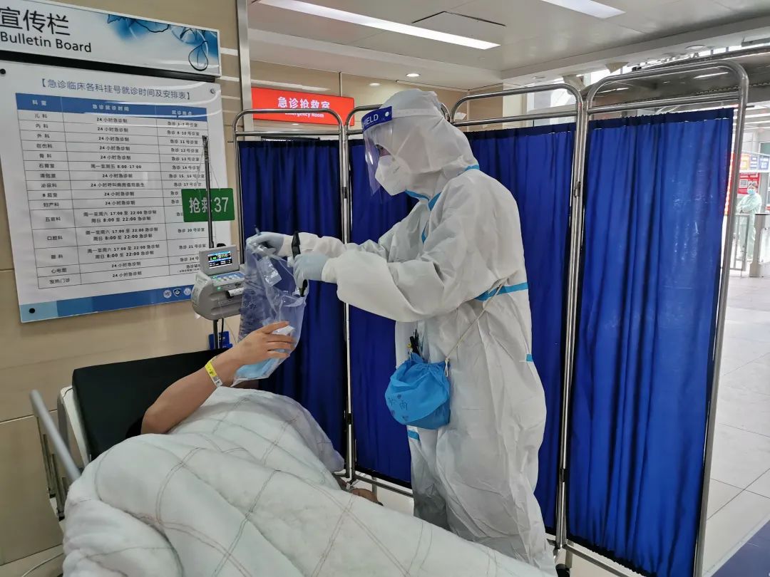 人类抗疫全记录_探访李玟生前救治医院_外国声援中国抗疫图片