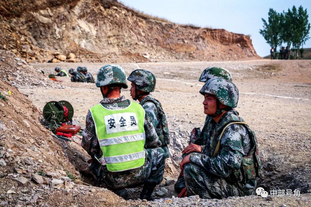 爆破是工兵为后续部队开辟通路的有效手段,是工兵专业的必备技能.