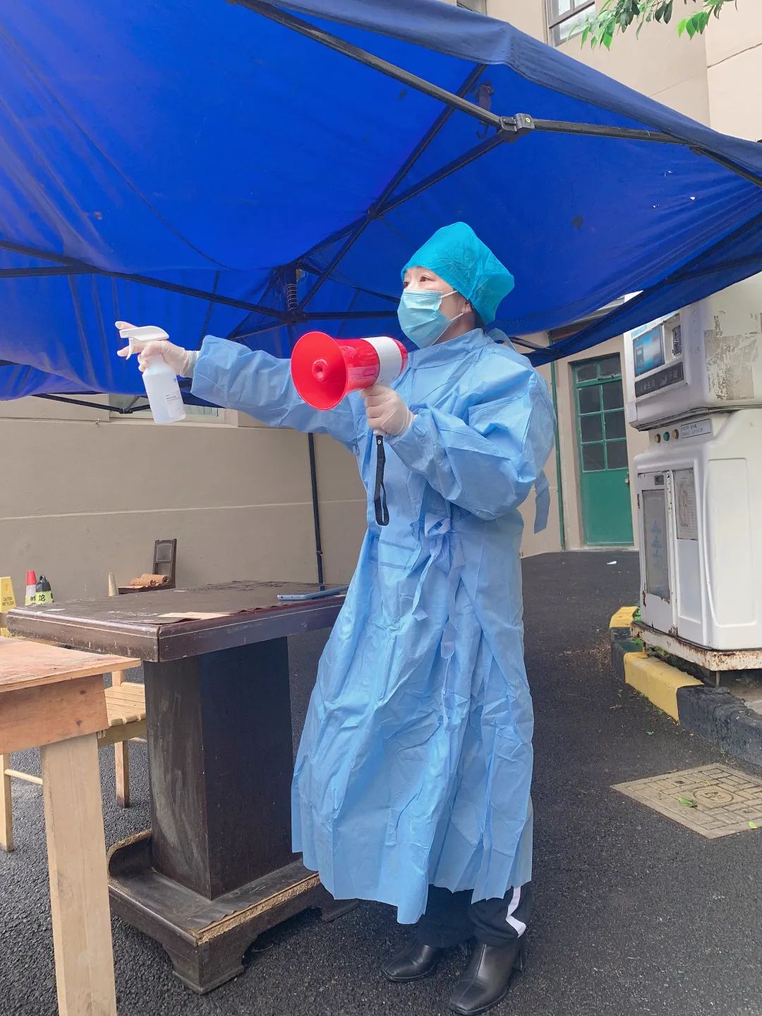 你们是白衣天使守护疫情下最幼小的他们